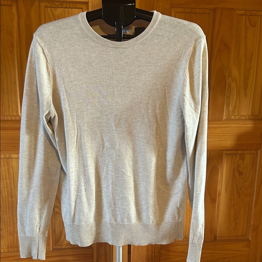 Old Navy Men's cream Sweater
